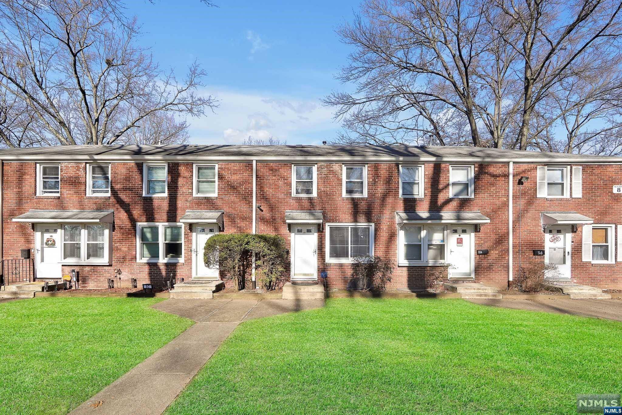 130 Glenbrook Pkwy #8D, Englewood, NJ 07631