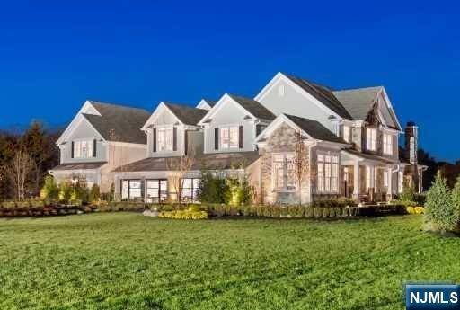 3 Spring Wolf TRL, Franklin Lakes, NJ 07417