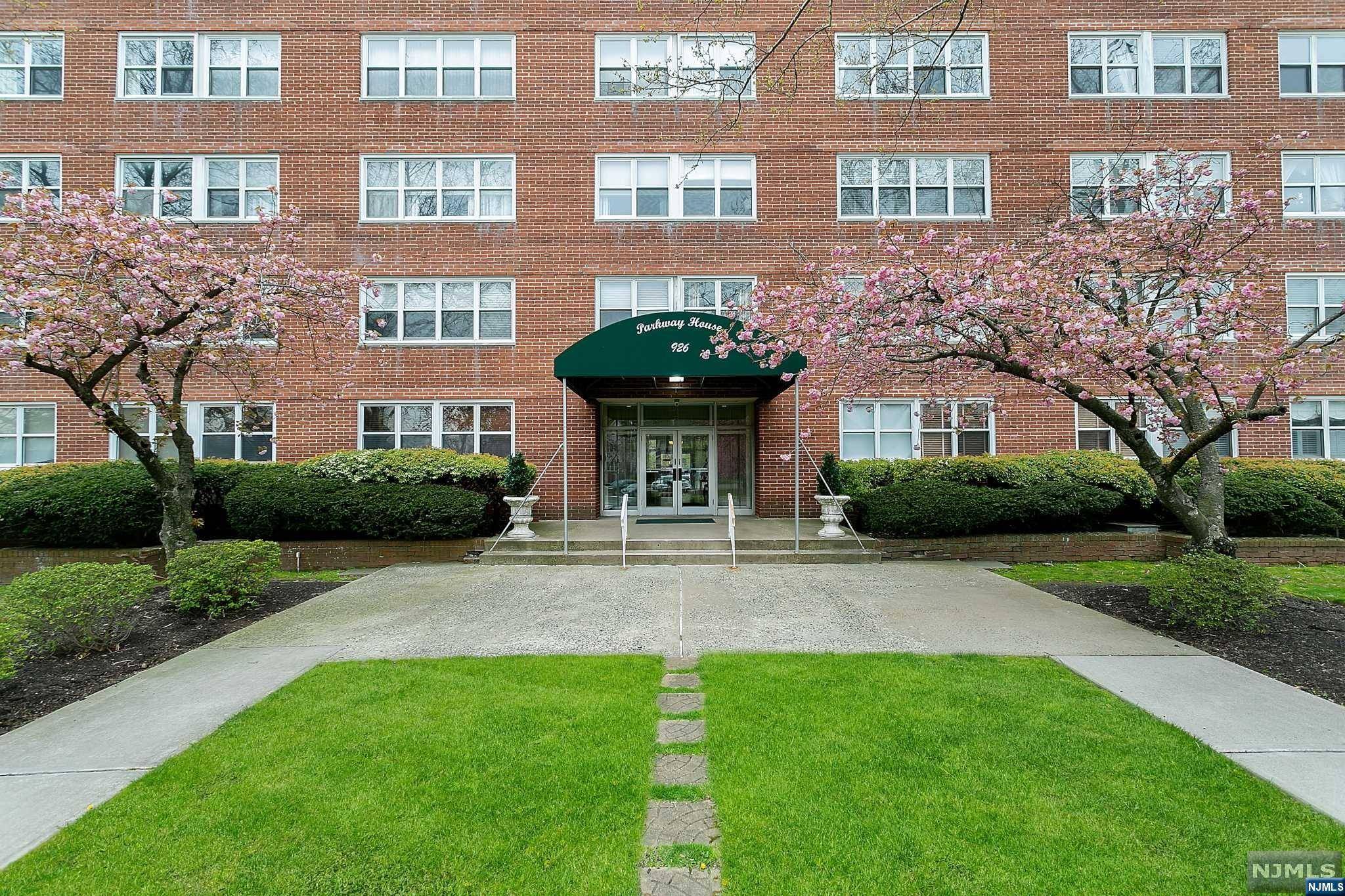 926 Bloomfield AVE #1L, Glen Ridge, NJ 07028