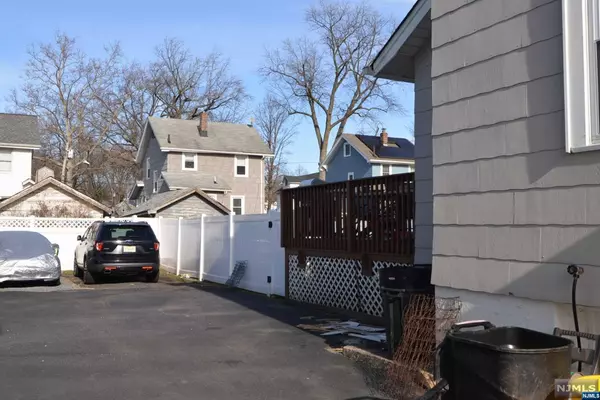 Teaneck, NJ 07666,195 Oak ST