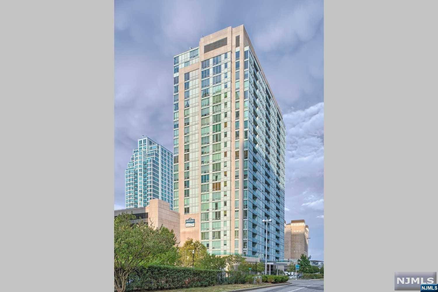 20 Newport Pkwy #1702, Jersey City, NJ 07310
