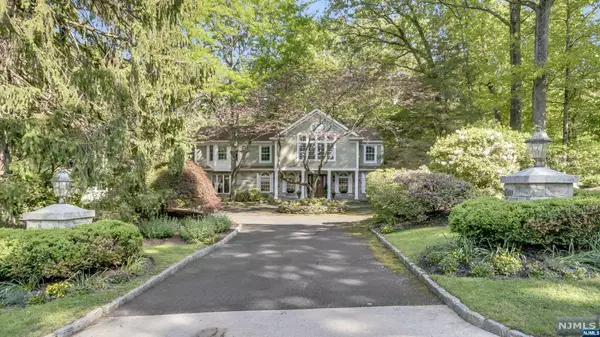 Franklin Lakes, NJ 07417,323 Freemans LN
