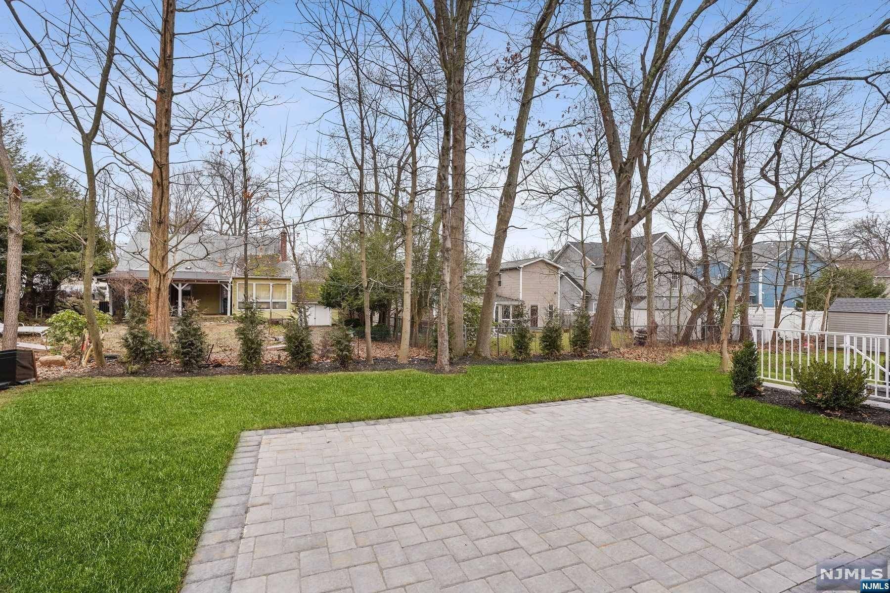 Livingston, NJ 07039,12 Elmwood DR