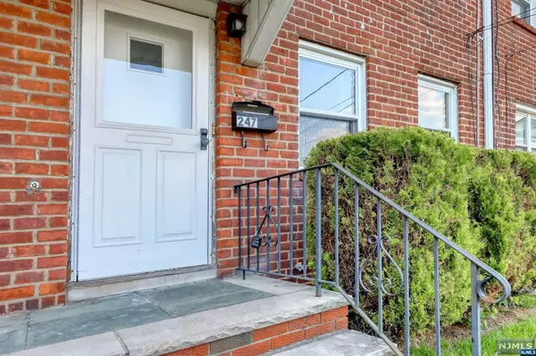 Palisades Park, NJ 07650,247 Columbus AVE