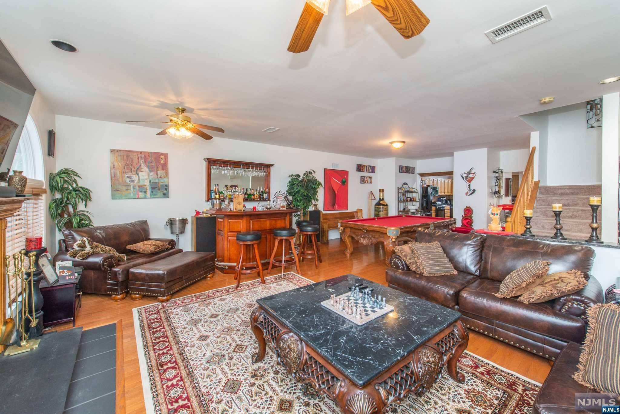 West Milford, NJ 07421,8 St Charles AVE
