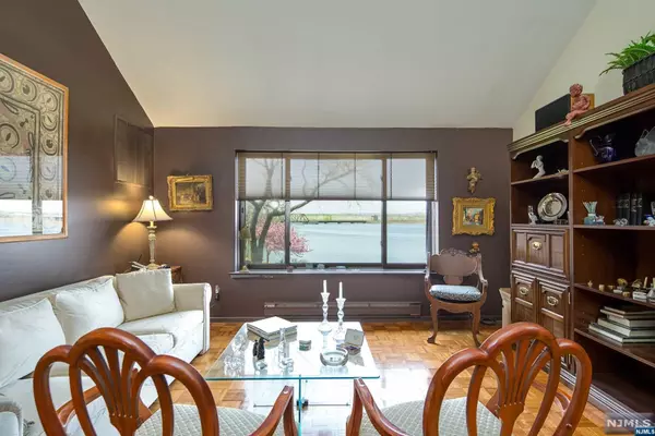 Secaucus, NJ 07094,111 Sandpiper Key