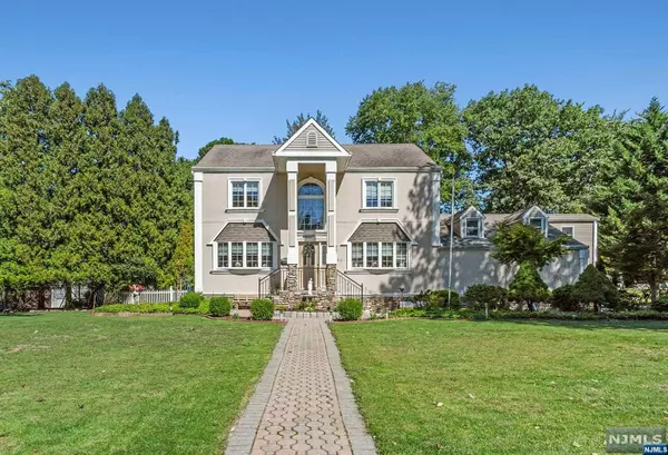 River Vale, NJ 07675,620 Roberge DR