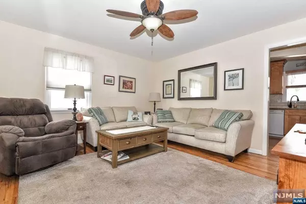 Pompton Lakes, NJ 07442,21 Riverdale RD