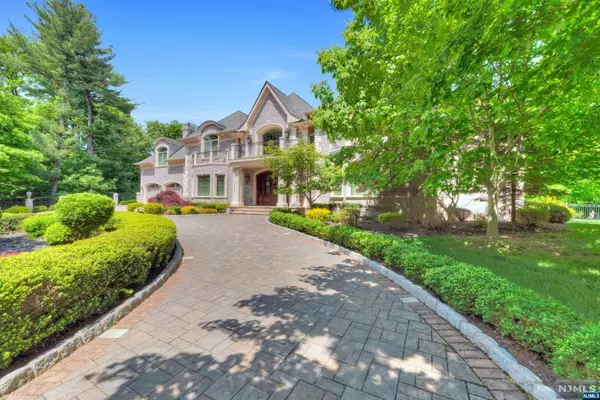 Franklin Lakes, NJ 07417,826 Sussex RD