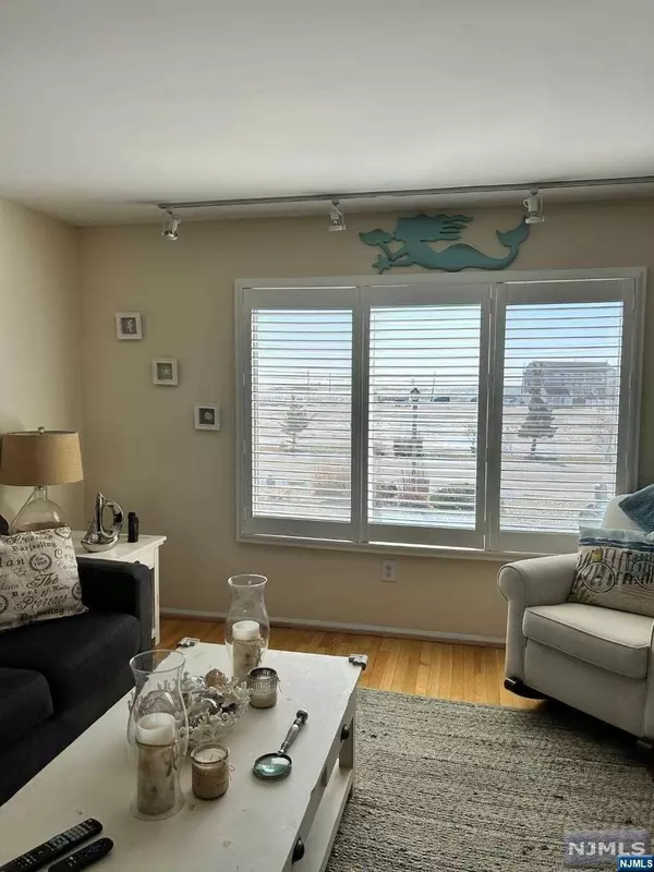 Barnegat, NJ 08005,438 E Bay AVE #12