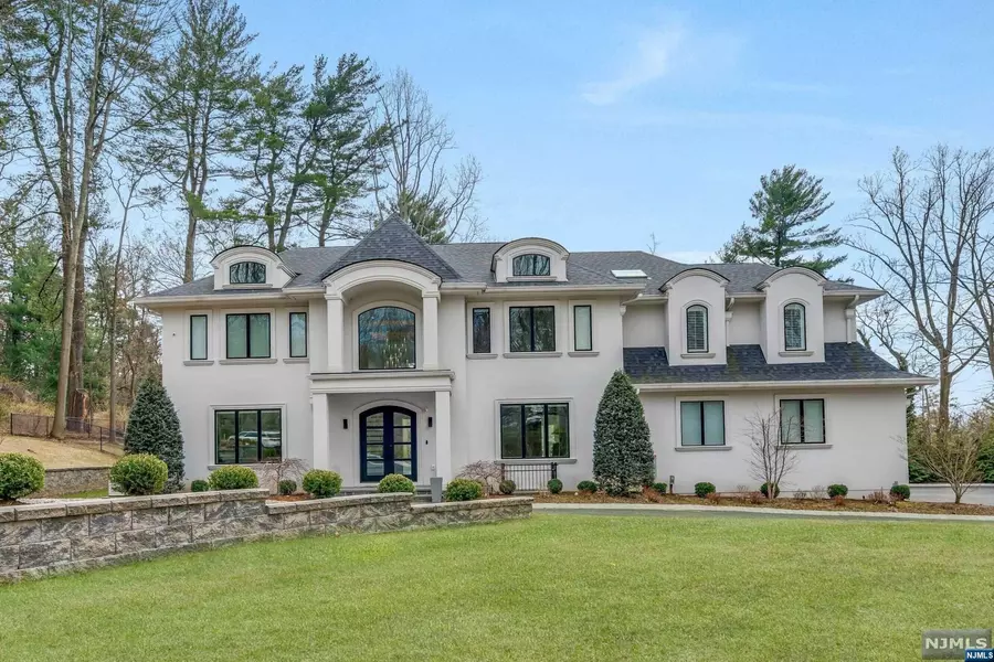 19 Duck Pond RD, Demarest, NJ 07627