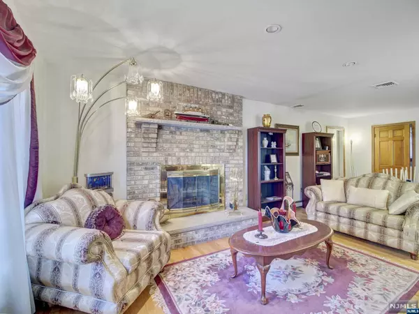 Sparta, NJ 07871,376 Stanhope RD