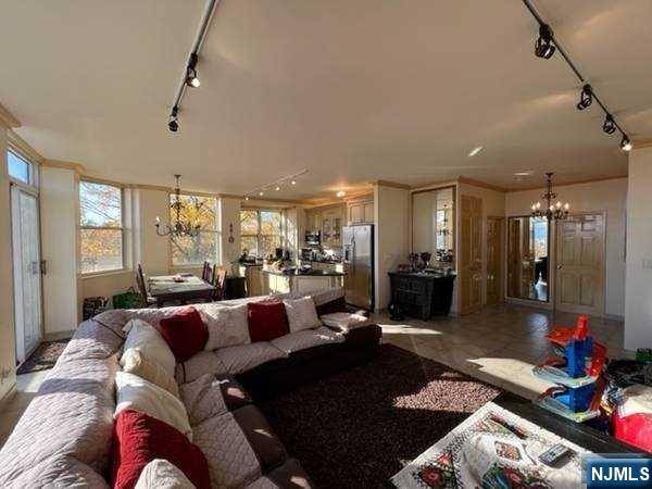 Edgewater, NJ 07020,200 Grand Cove WAY #5A