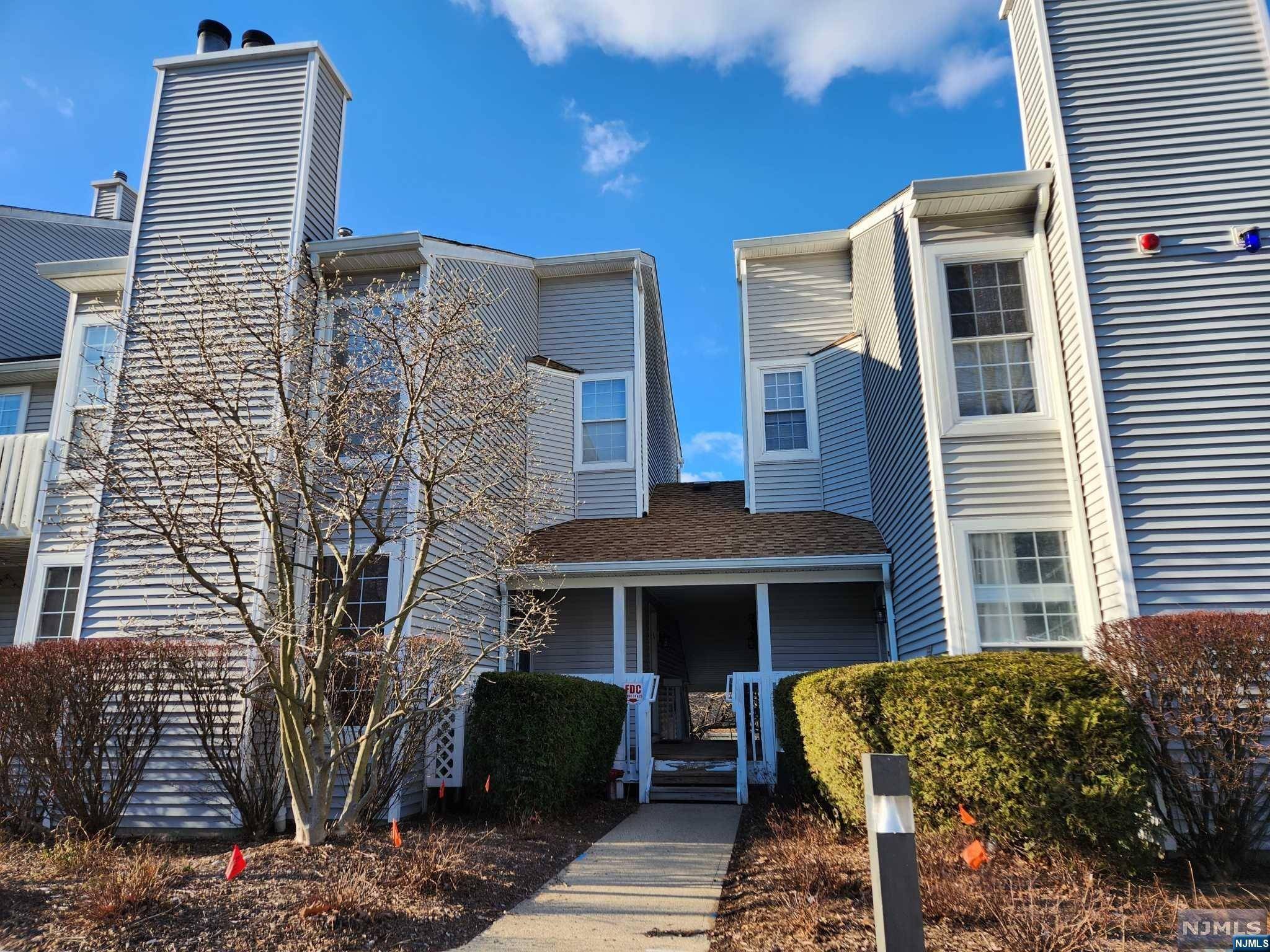 16 Cliff DR, Englewood, NJ 07631