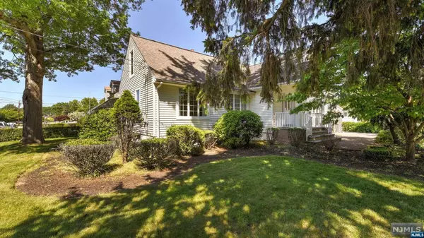 Woodland Park, NJ 07424,70 Dowling Pkwy