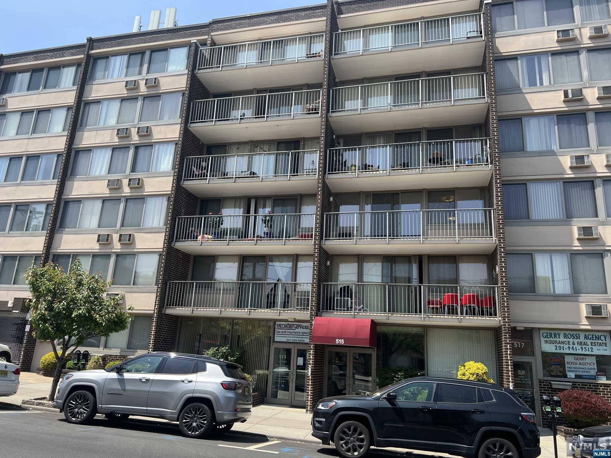 Cliffside Park, NJ 07010,515 Anderson AVE #3D