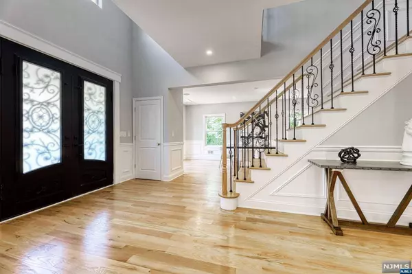 Teaneck, NJ 07666,526 Terhune ST