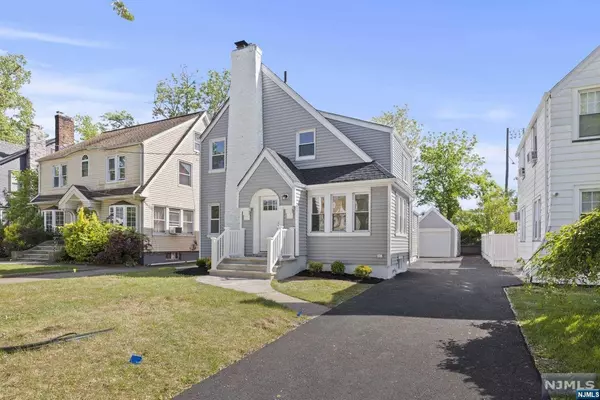 Teaneck, NJ 07666,204 Kings CT