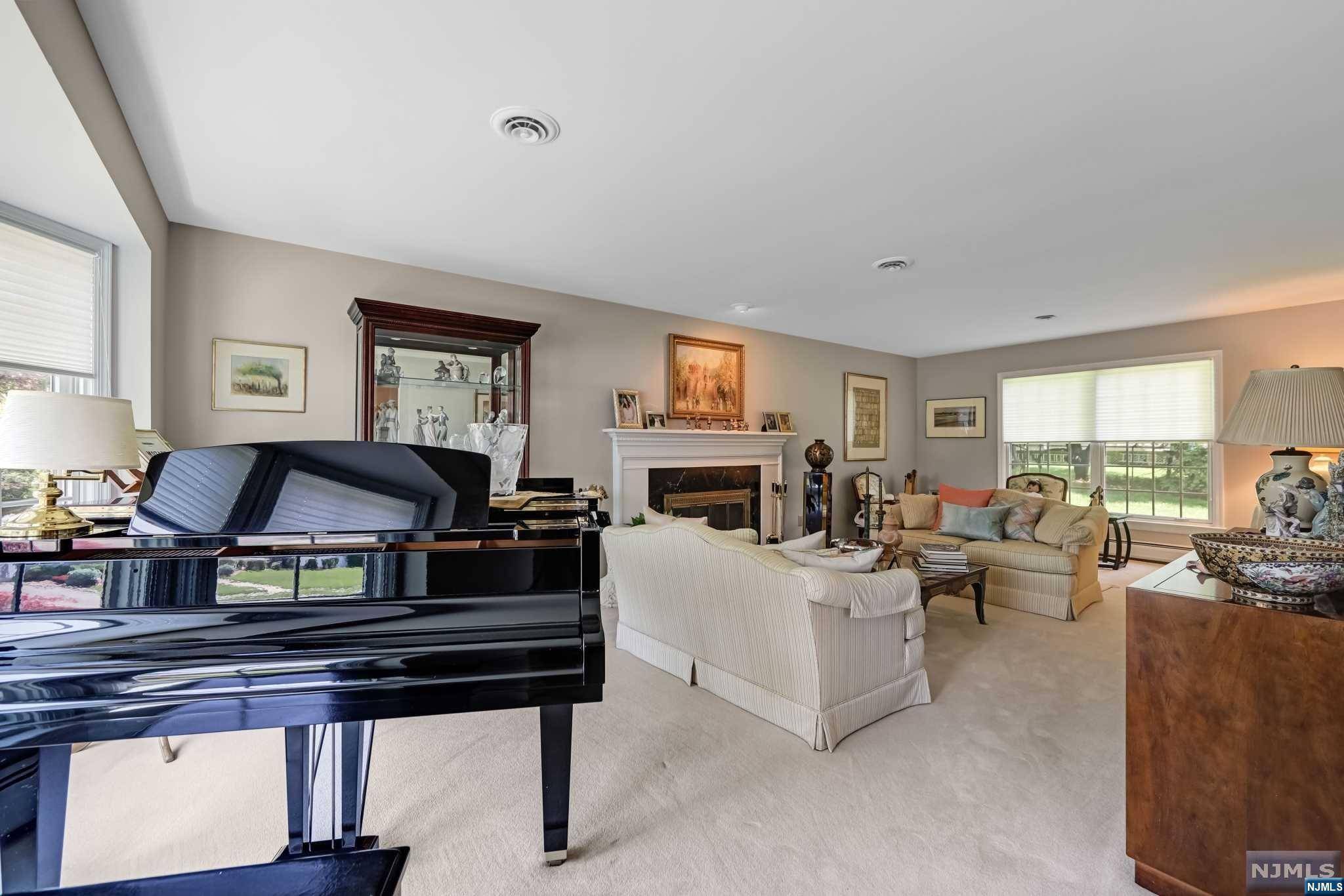 Oradell, NJ 07649,769 Battel PL