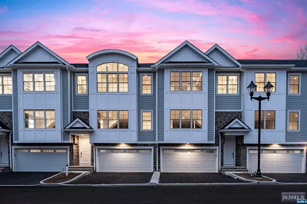 Haworth, NJ 07641,110 Mason CT #3E