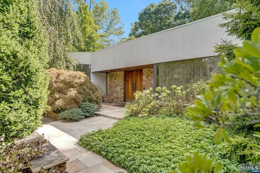 24 Graham ST, Alpine, NJ 07620