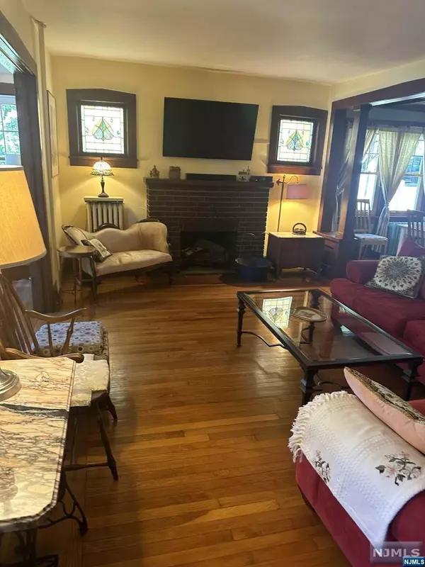 Teaneck, NJ 07666,166 Bogert ST