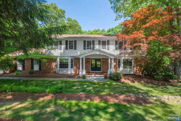 29 Benedict CRES, Denville Township, NJ 07834