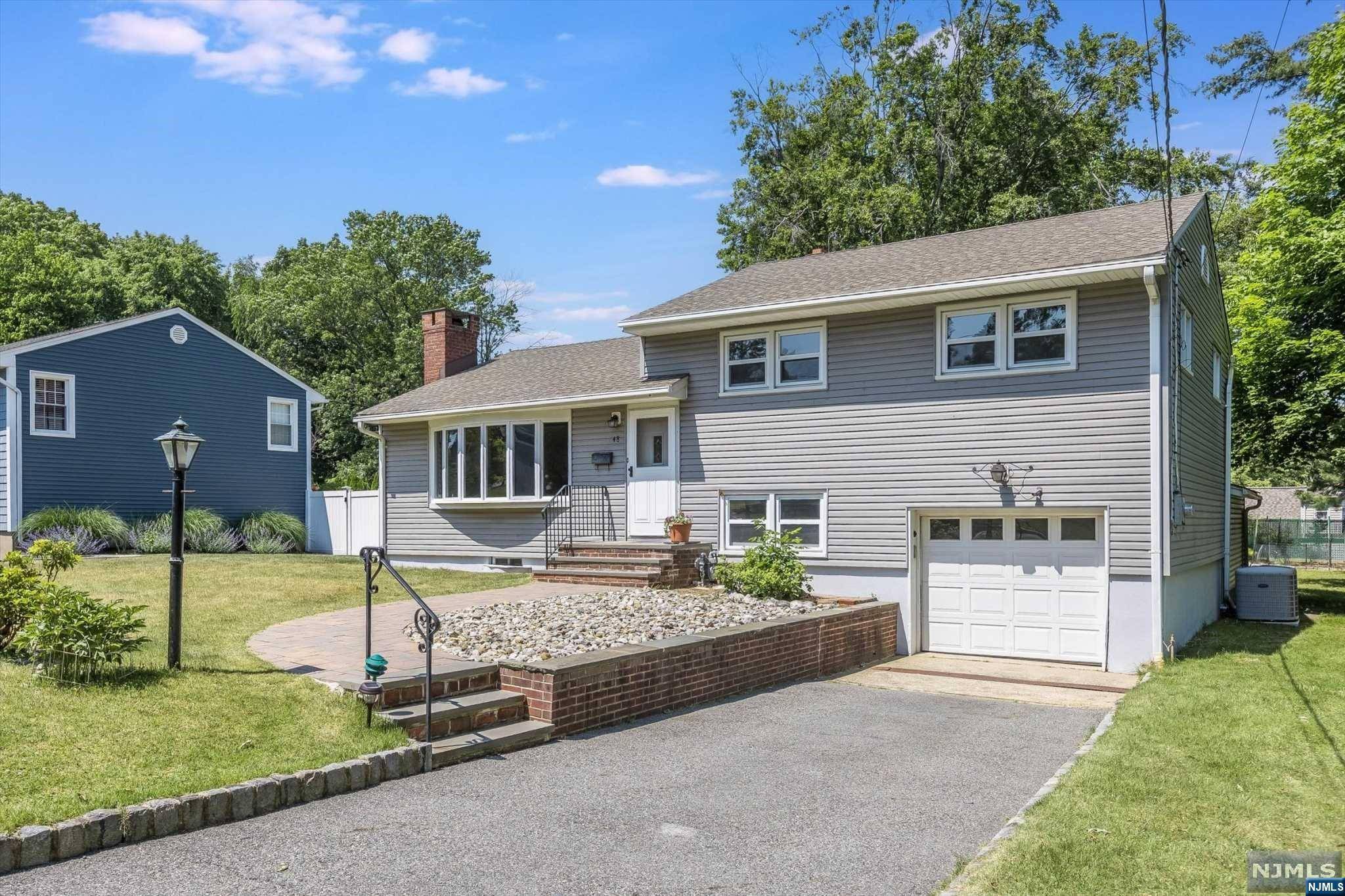 Cedar Grove, NJ 07009,48 Bentley RD