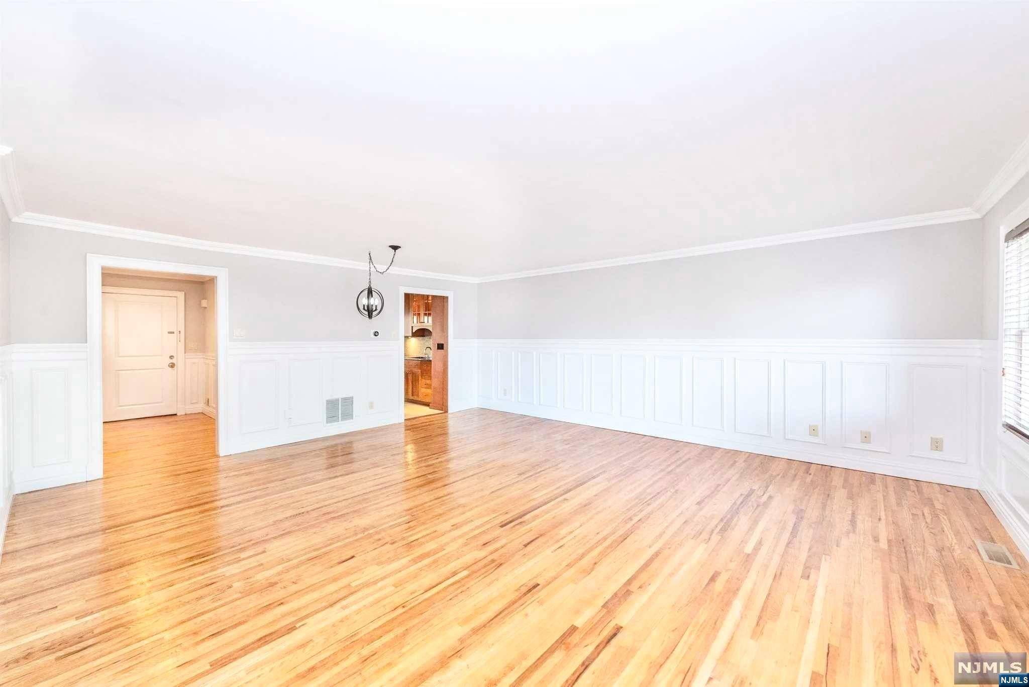 Edgewater, NJ 07020,158 Panorama DR #158