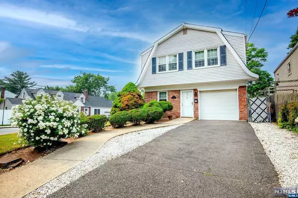 46 Locust AVE, Dumont, NJ 07628
