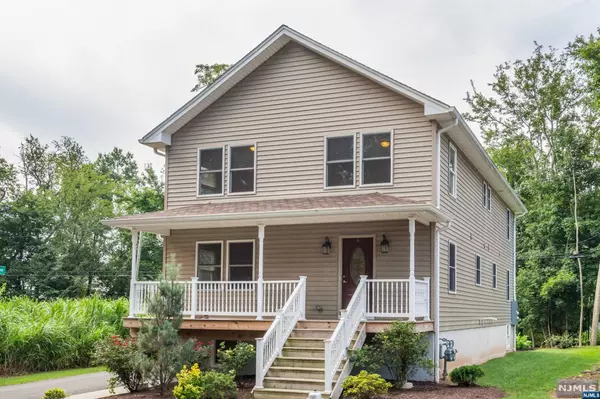 4 Rosedale AVE, Montclair, NJ 07042