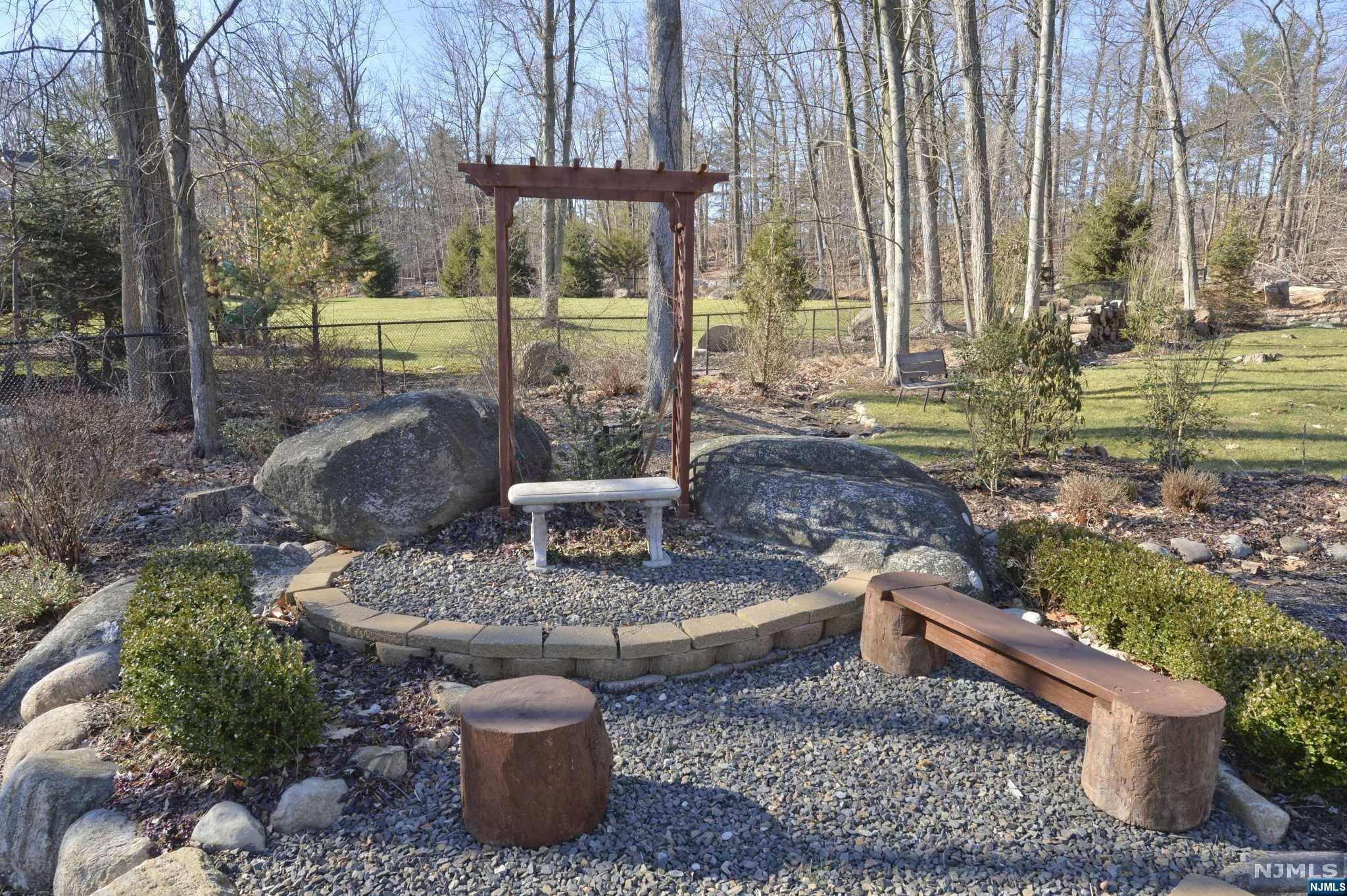 Upper Saddle River, NJ 07458,60 Pinehill DR