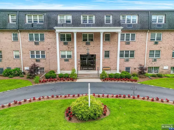 Westwood, NJ 07675,540 Fairview AVE #102