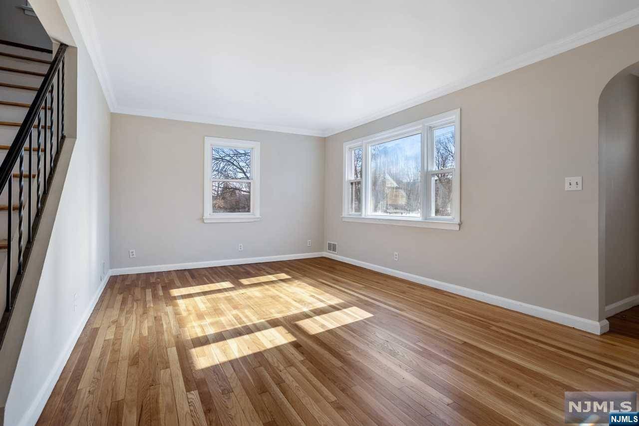 Englewood, NJ 07631,357 W Palisade AVE