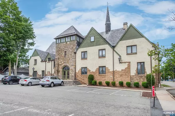 33 Diamond Spring RD #1A, Denville Township, NJ 07834