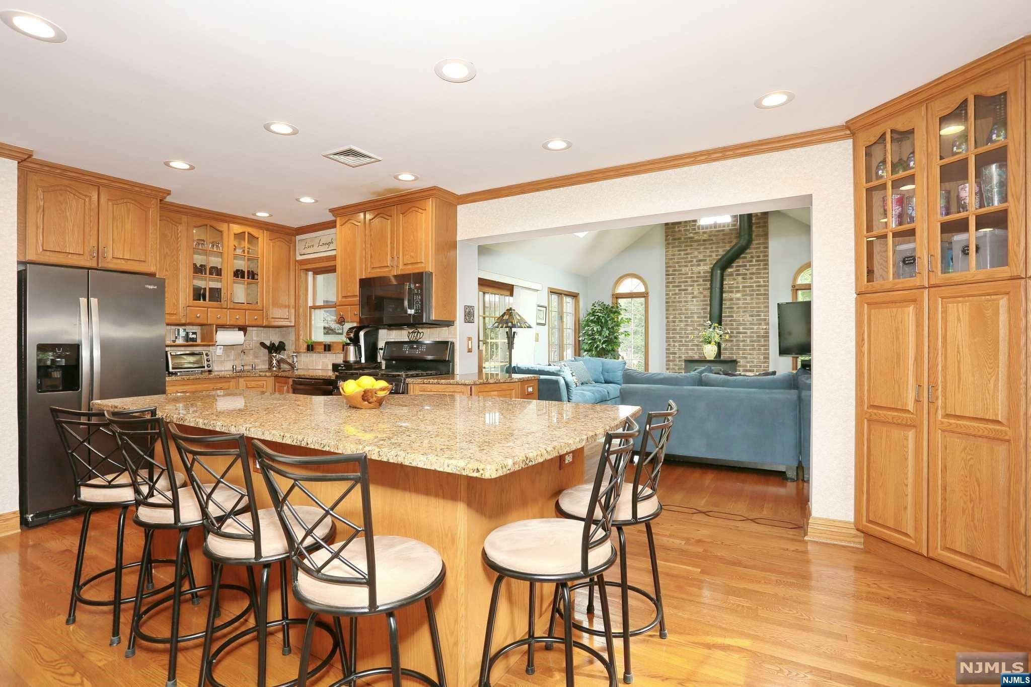 Oradell, NJ 07649,684 Park AVE