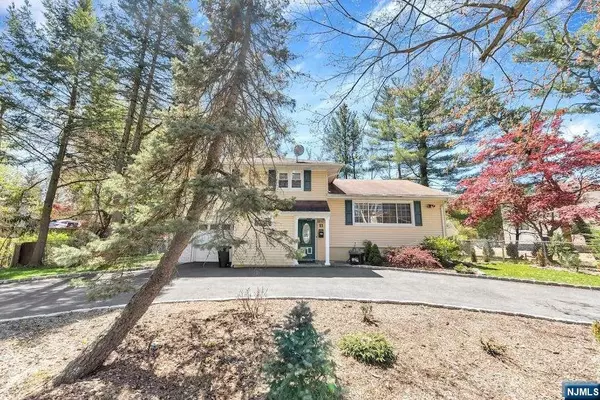 Demarest, NJ 07627,11 Meadow ST