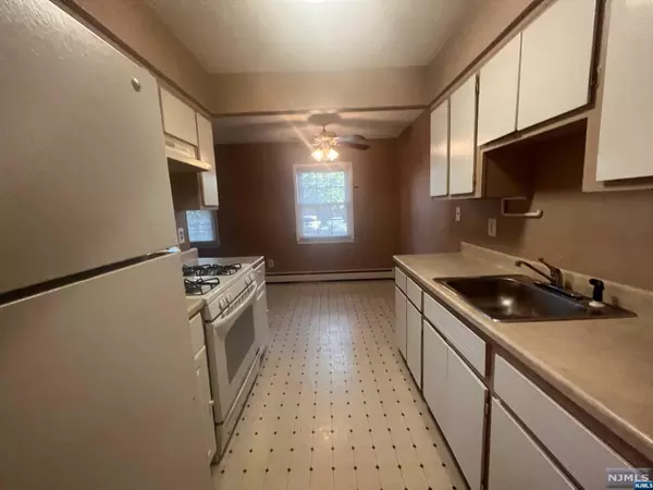 Freehold Twp, NJ 07728,70 Stonehurst BLVD #B