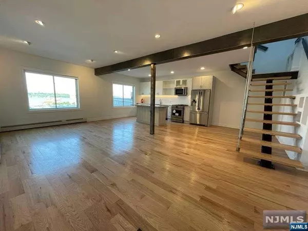 North Bergen, NJ 07047,9009 Riverside PL #Unit 3