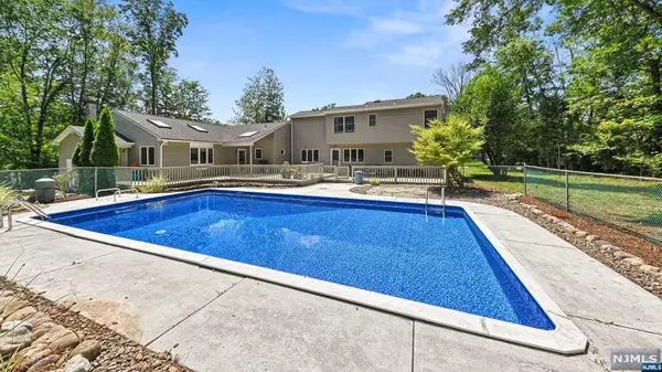 Montville Township, NJ 07058,34 Crescent RD