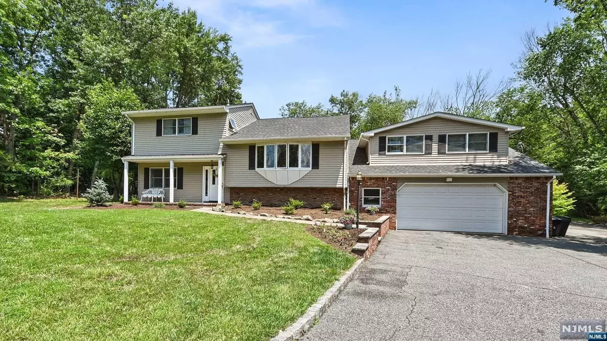 Montville Township, NJ 07058,34 Crescent RD