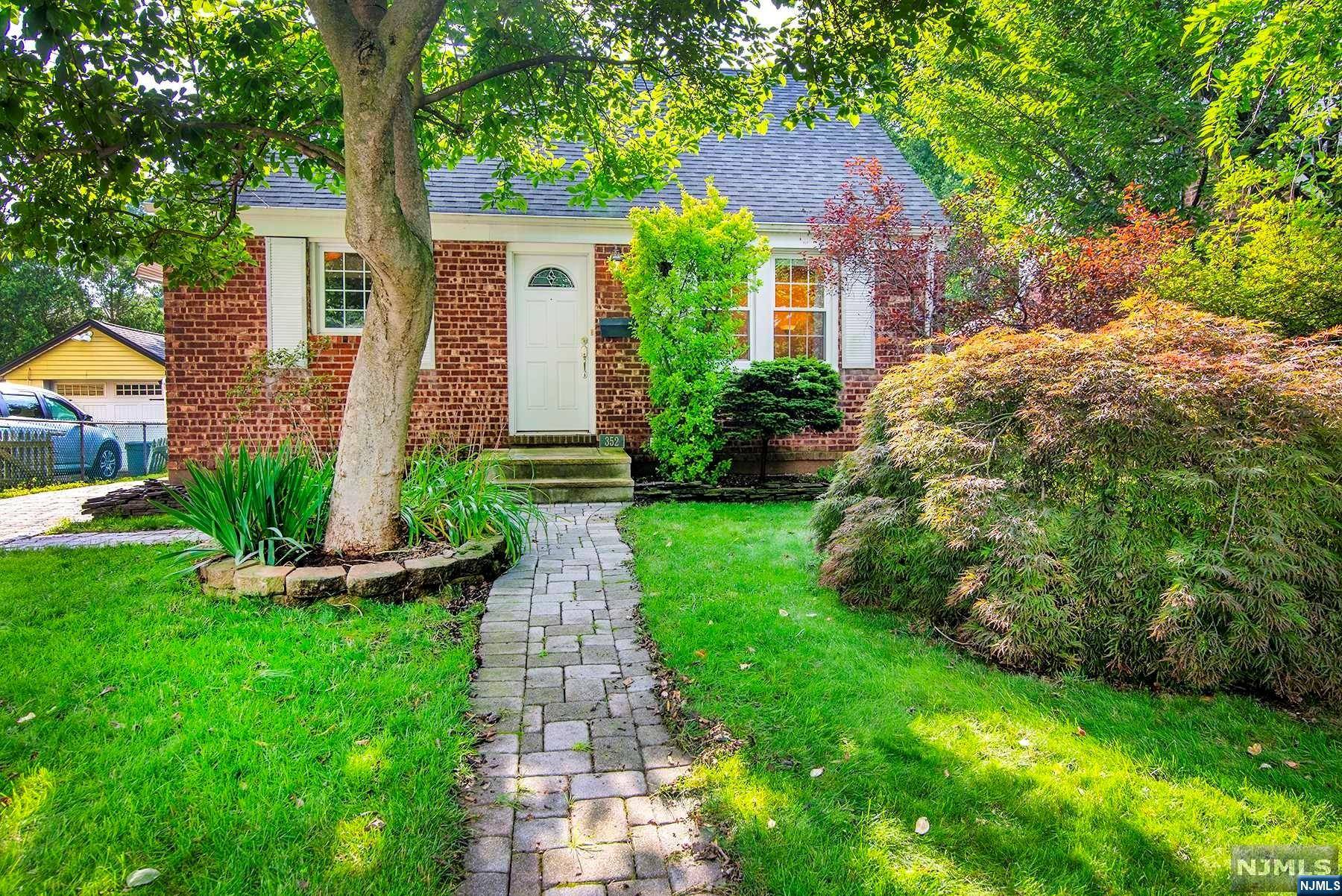 352 Prospect AVE, Dumont, NJ 07628