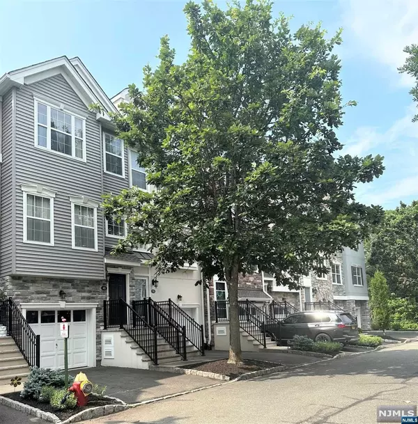 48 Devonshire DR, Clifton, NJ 07013