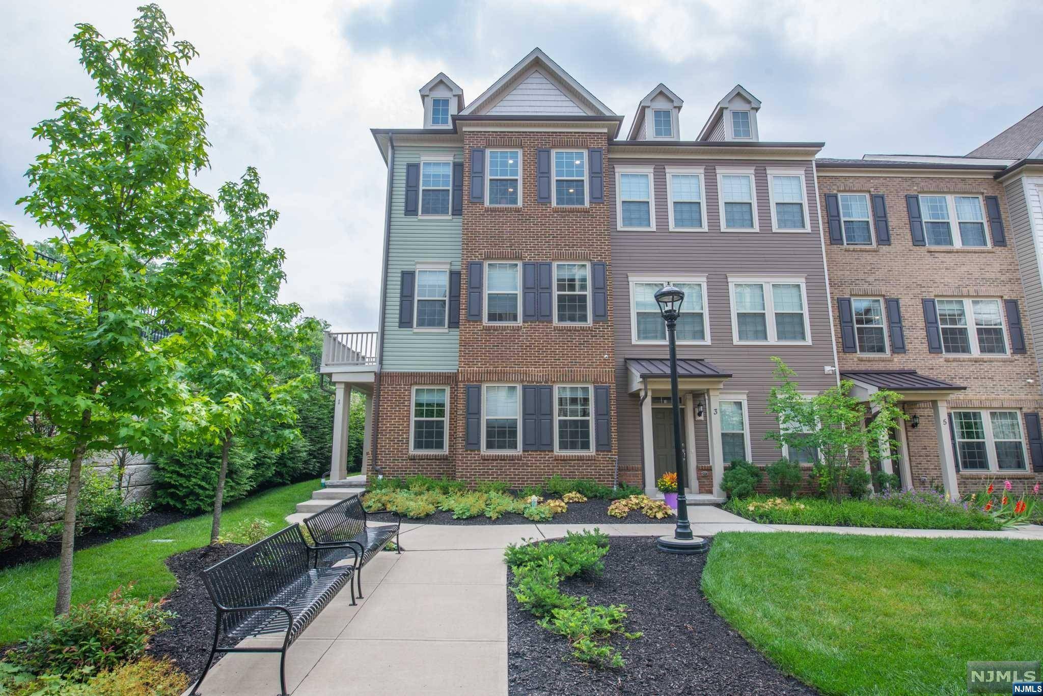 Livingston, NJ 07039,1 Braeburn CT