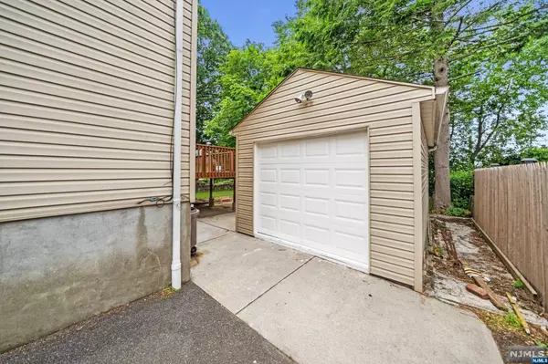 Dumont, NJ 07628,156 Park AVE