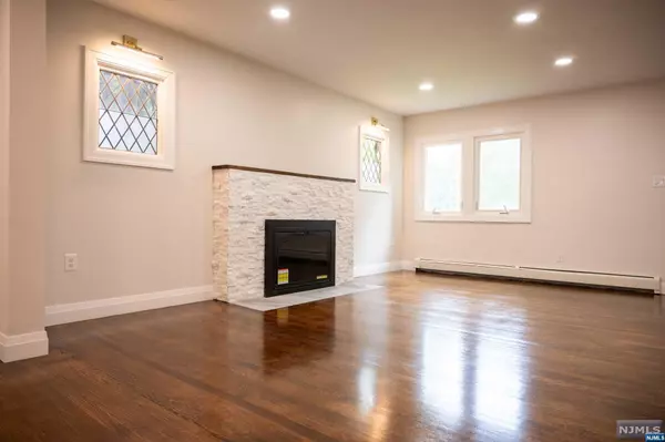 Teaneck, NJ 07666,423 Forest AVE