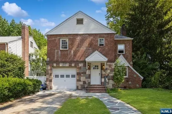 423 Forest AVE, Teaneck, NJ 07666