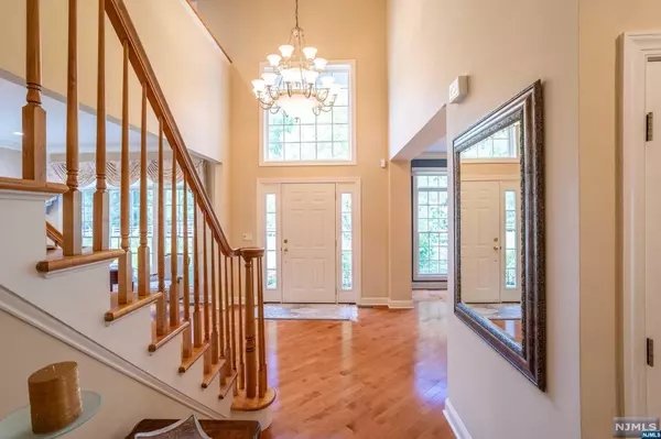 Roseland, NJ 07068,39 Pacio CT