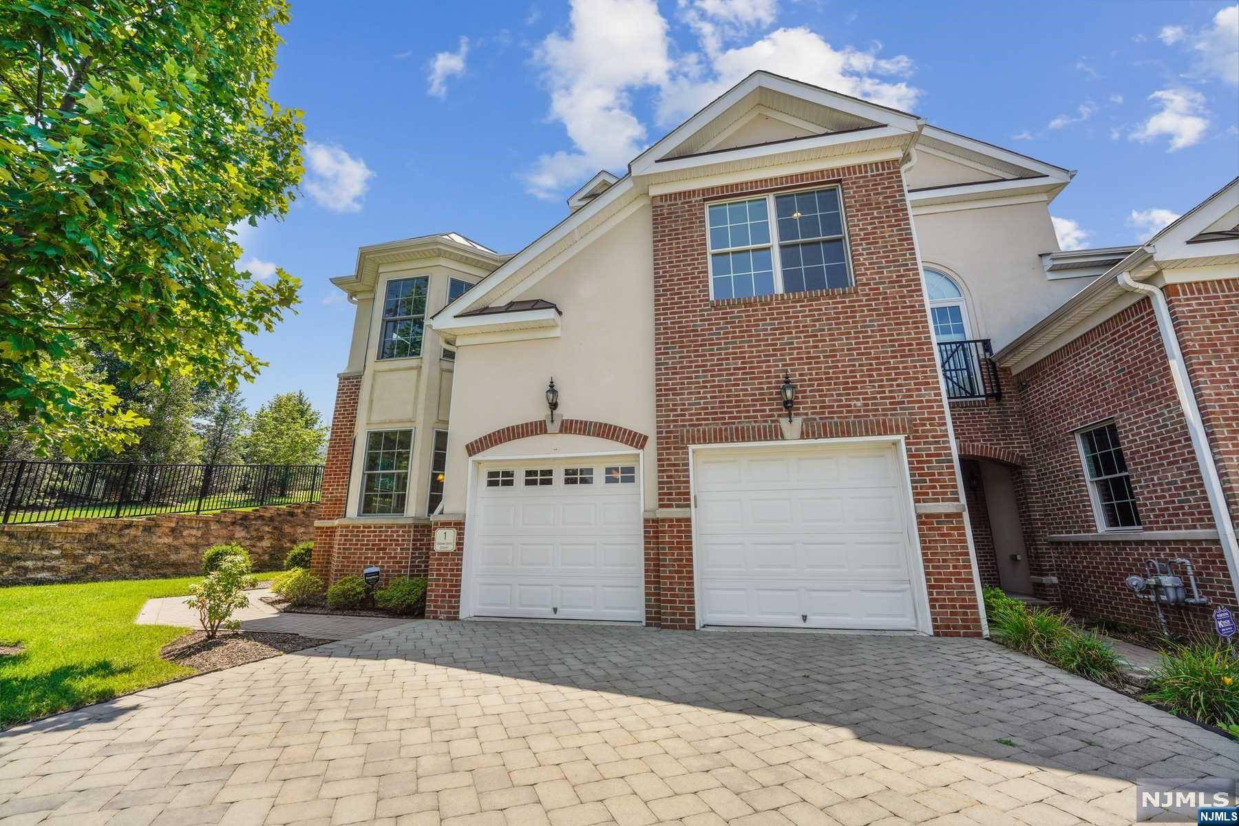 1 Cedar Gate CT, Livingston, NJ 07039