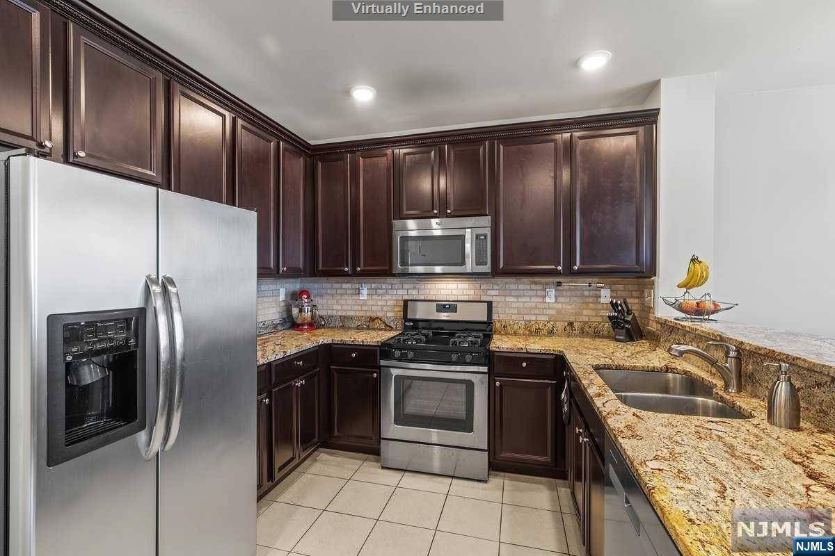 Garfield, NJ 07026,19 Clover LN